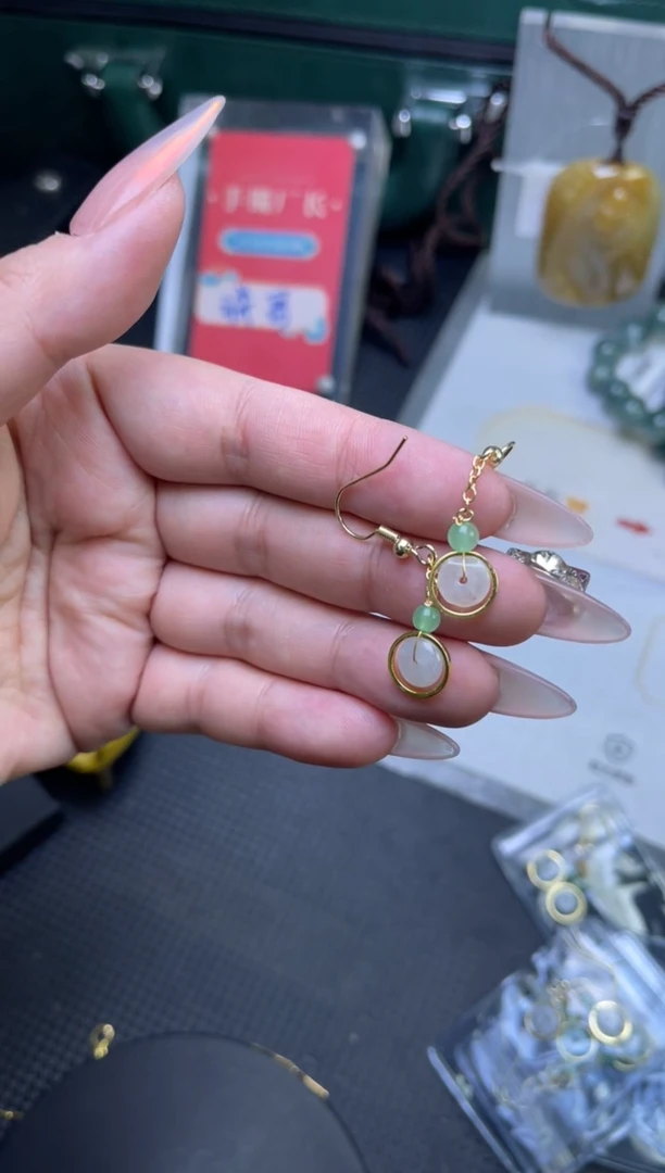 【闪购商品】翡翠耳环未镶嵌小平安扣发一对