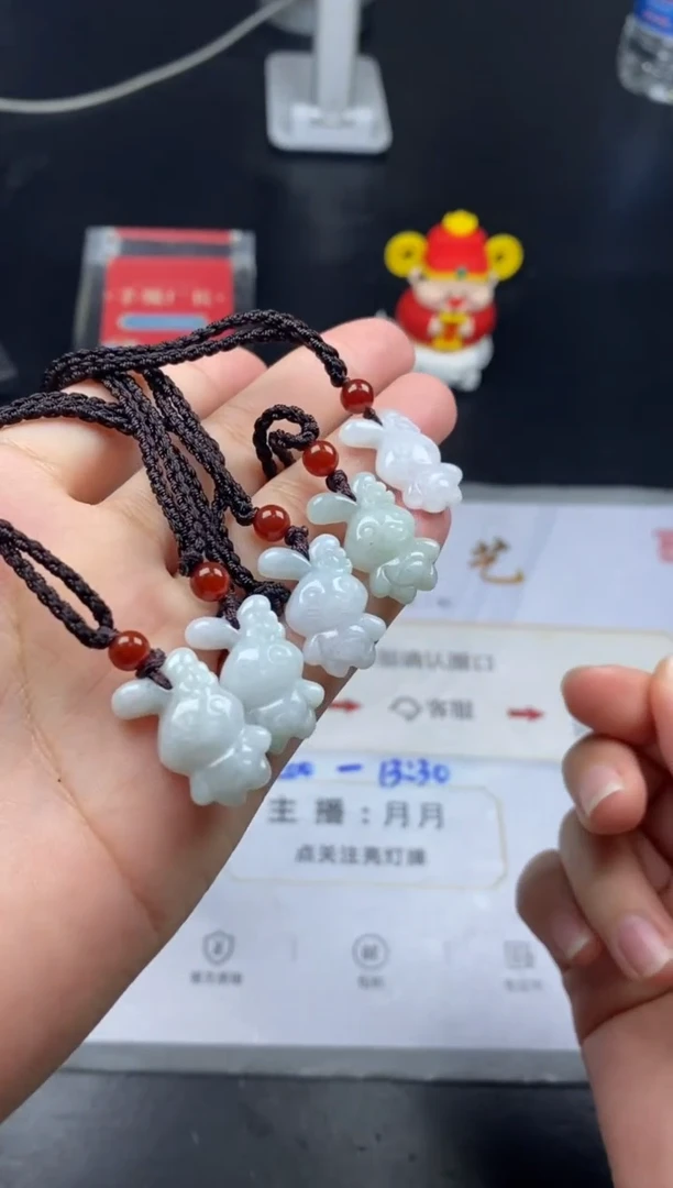 【闪购商品】翡翠挂件未镶嵌兔子多样性一件