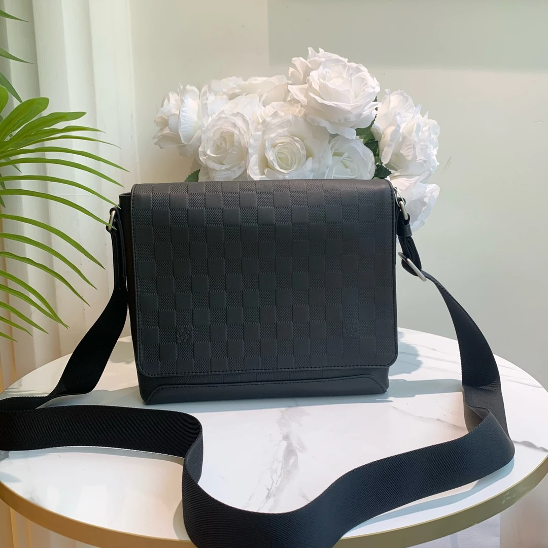 95新 LouisVuitton/路易威登 御古屋/72429/压纹邮差包 19年