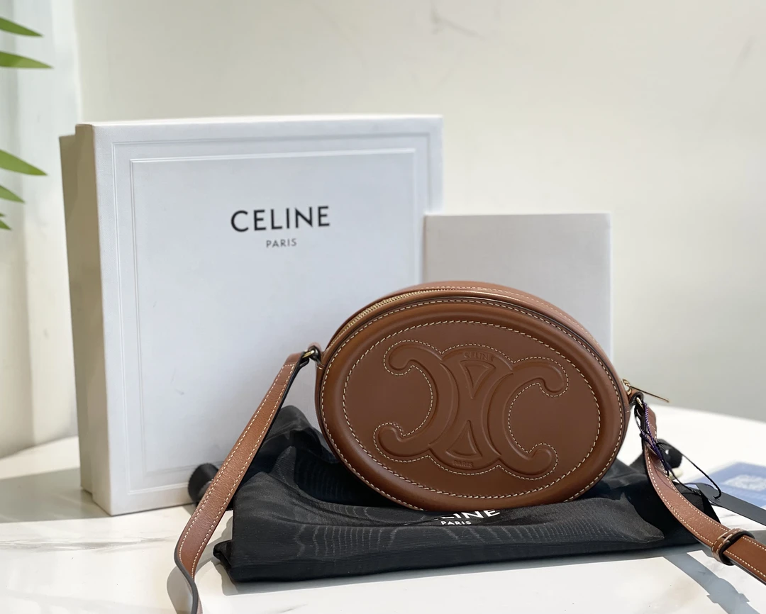 95新 Celine/思琳 御古屋/03603/焦糖色月饼（全套）