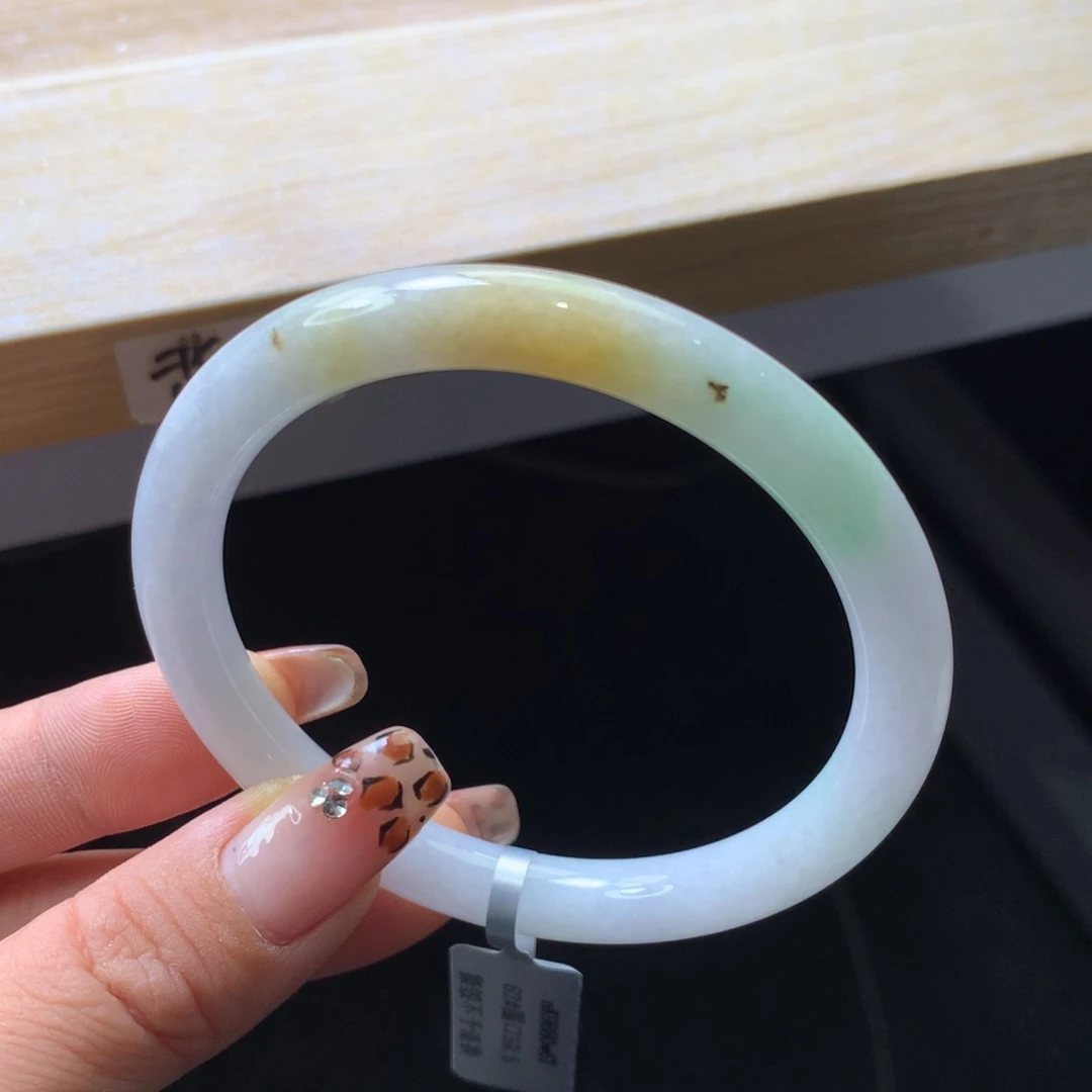 翡翠手镯未镶嵌手镯