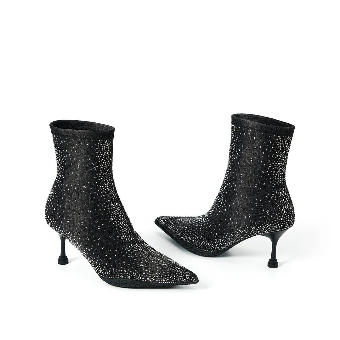 两钻高跟时尚细高跟靴子