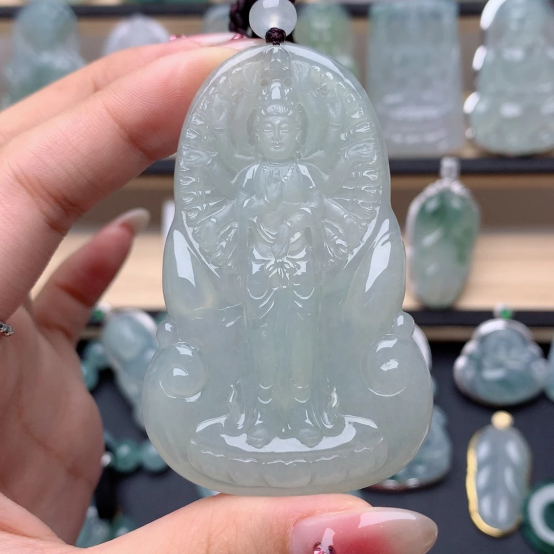 翡翠颈饰未镶嵌抖****s千手观音