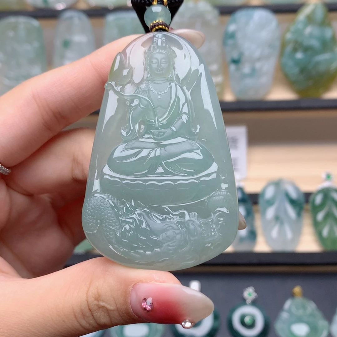 翡翠颈饰未镶嵌大****?大势至菩萨