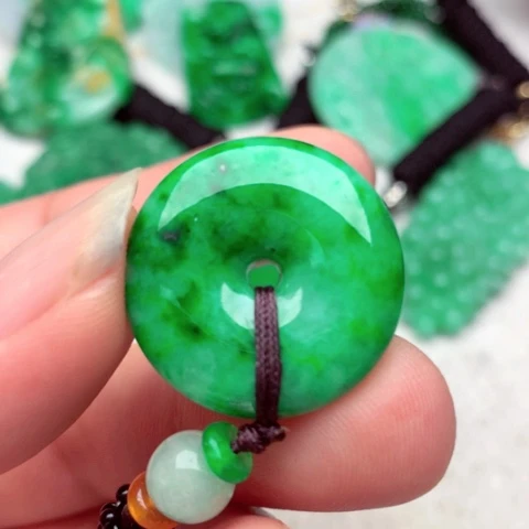 翡翠吊坠(不含链)未镶嵌