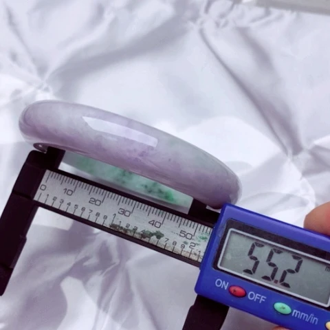 翡翠手镯未镶嵌，