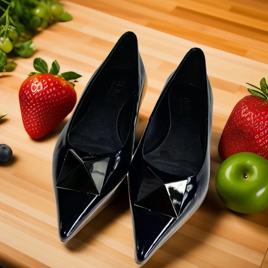 依姿酷时尚细跟尖头粗跟女鞋单鞋鞋子气质漆皮百搭浅口高跟黑色