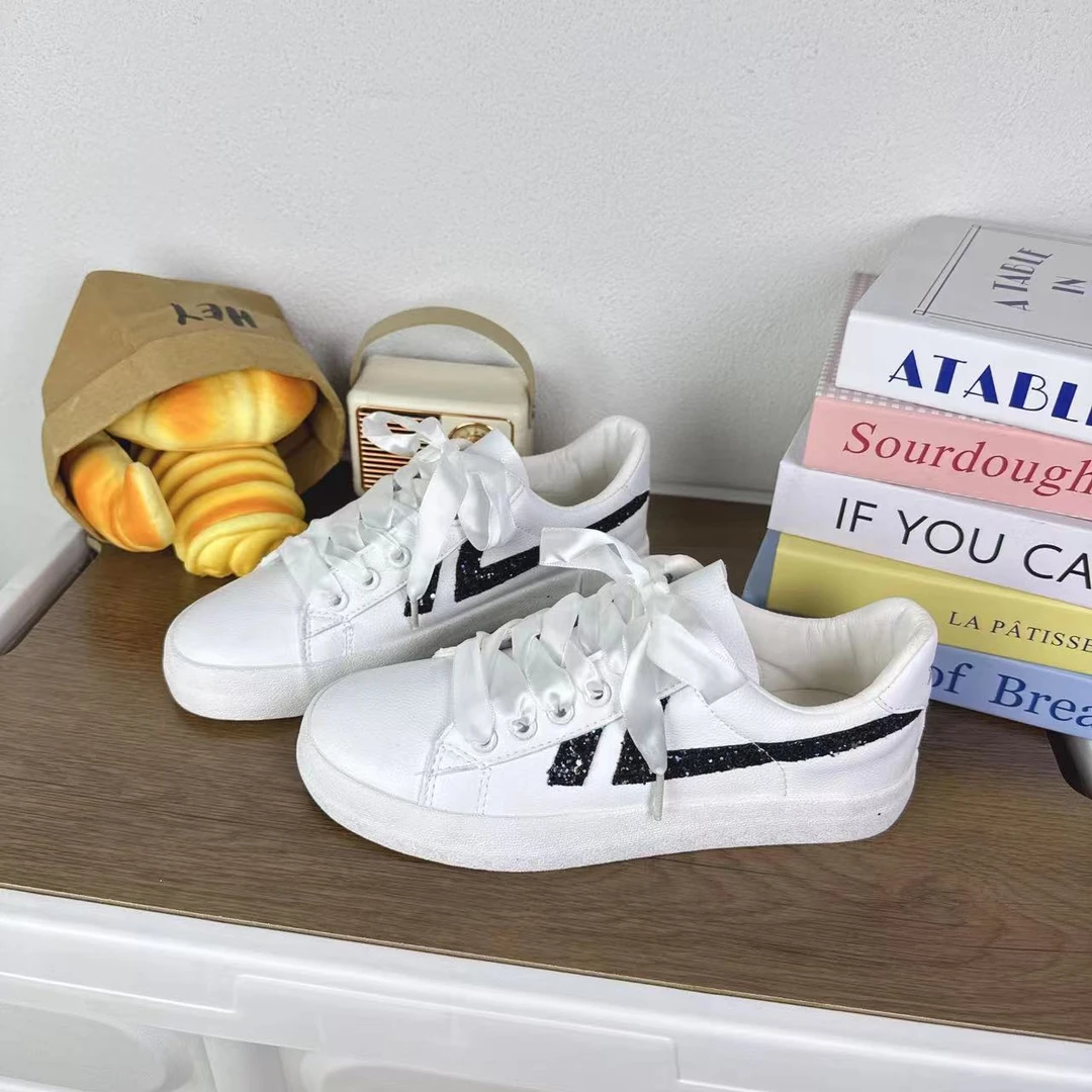 mj-8632白黑春夏新款低帮小白鞋女韩版学生百搭时尚休闲板鞋运动