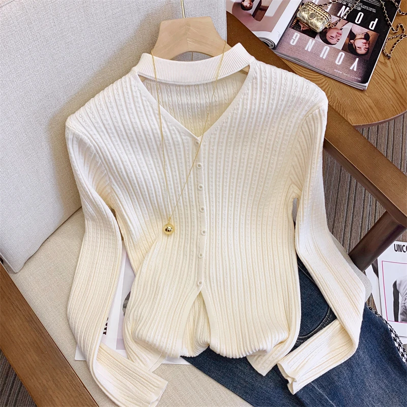 设计感挂脖小心机镂空针织衫女2024秋冬新款复古法式温柔舒服内搭