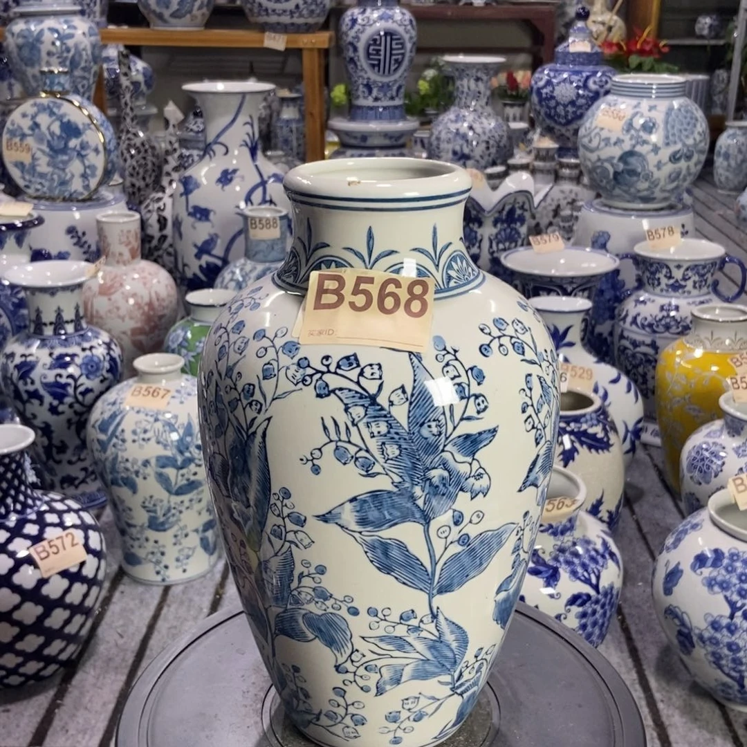 摆件花瓶手绘釉下彩