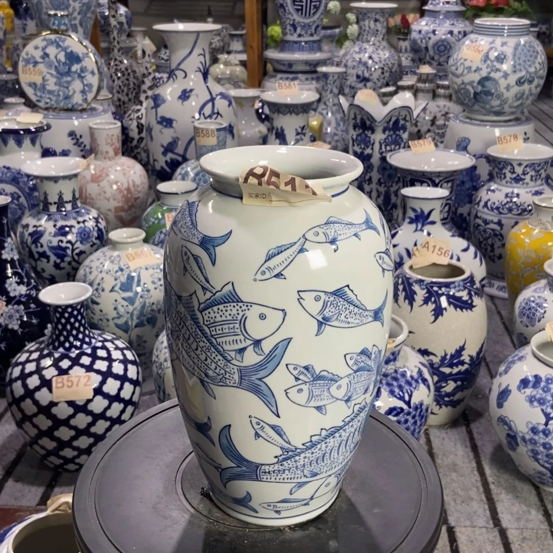 摆件花瓶手绘釉下彩