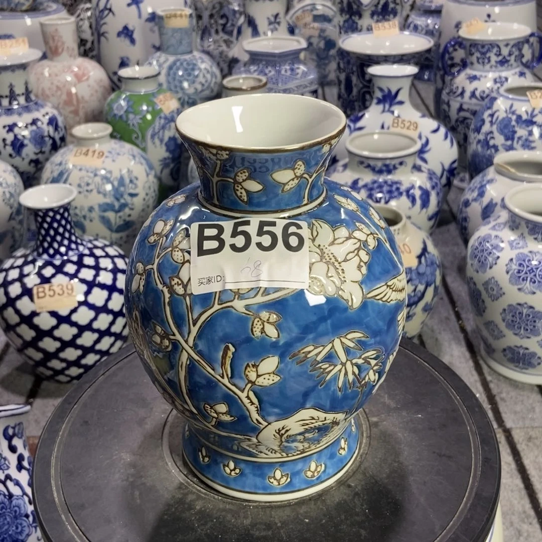 摆件花瓶手绘釉下彩