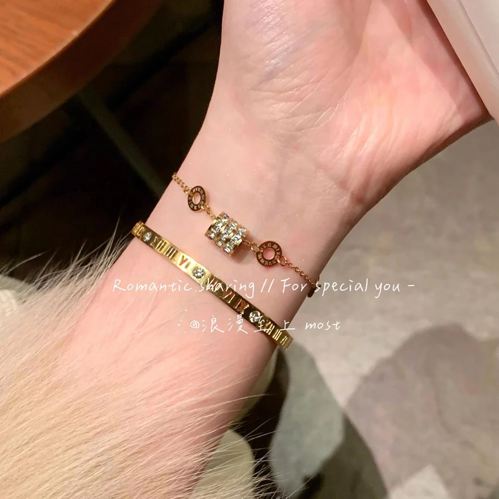 钛钢手链 钛钢不掉色手镯ins潮简约轻奢感叠戴小蛮腰手链网红时尚