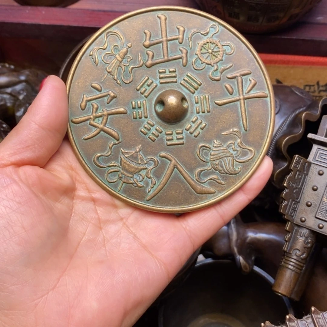 铜器摆件做工精良