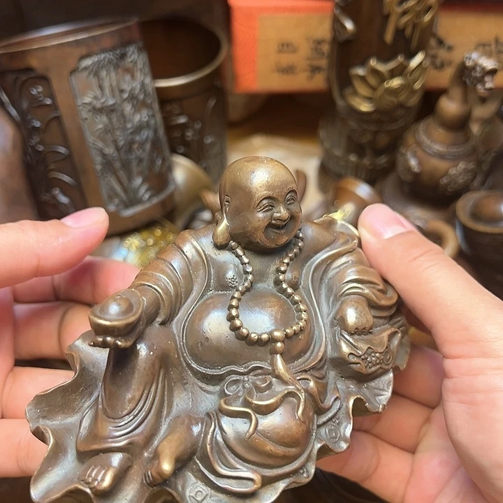 铜器摆件做工精良