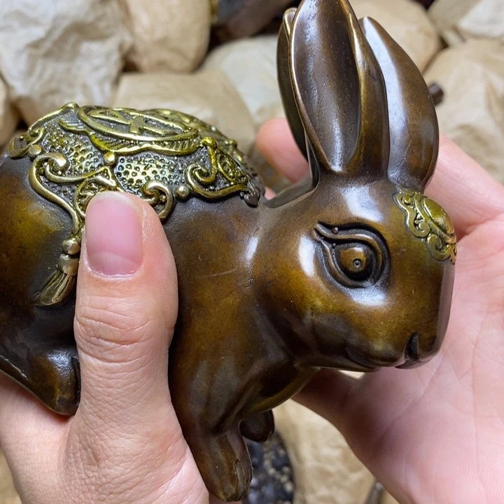 铜器摆件做工精良