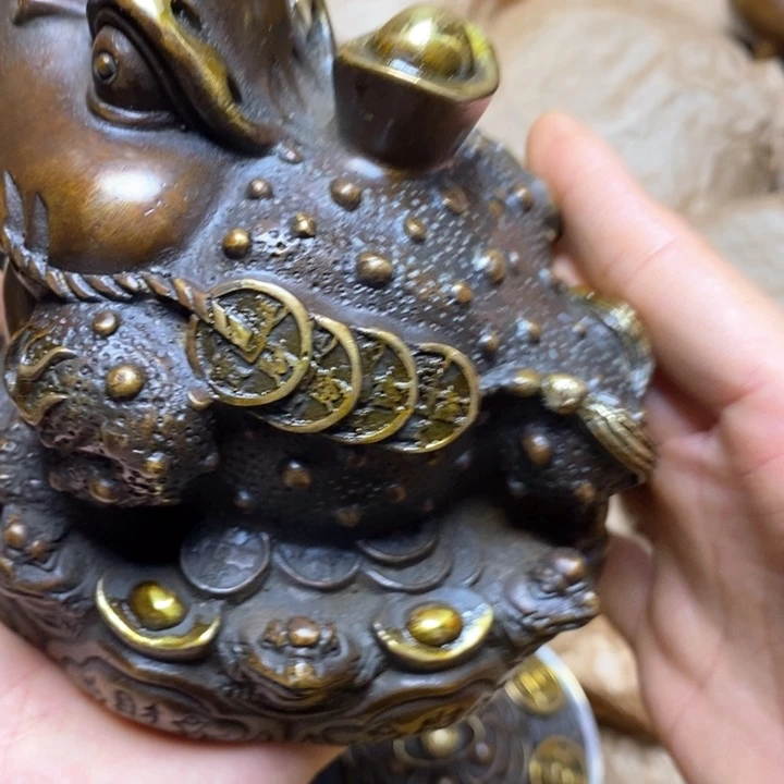铜器摆件做工精良