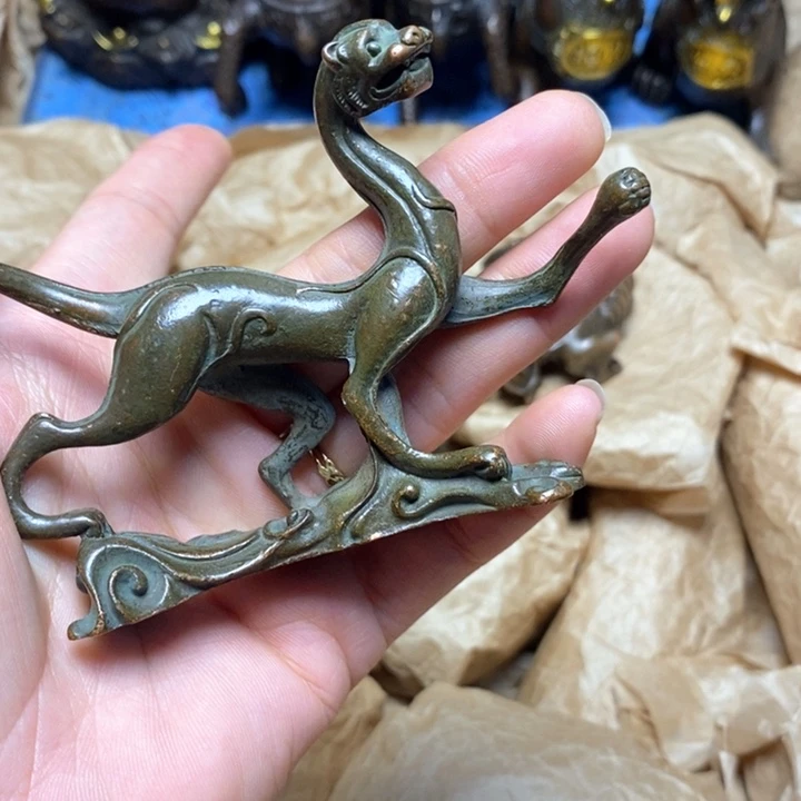 铜器摆件做工精良