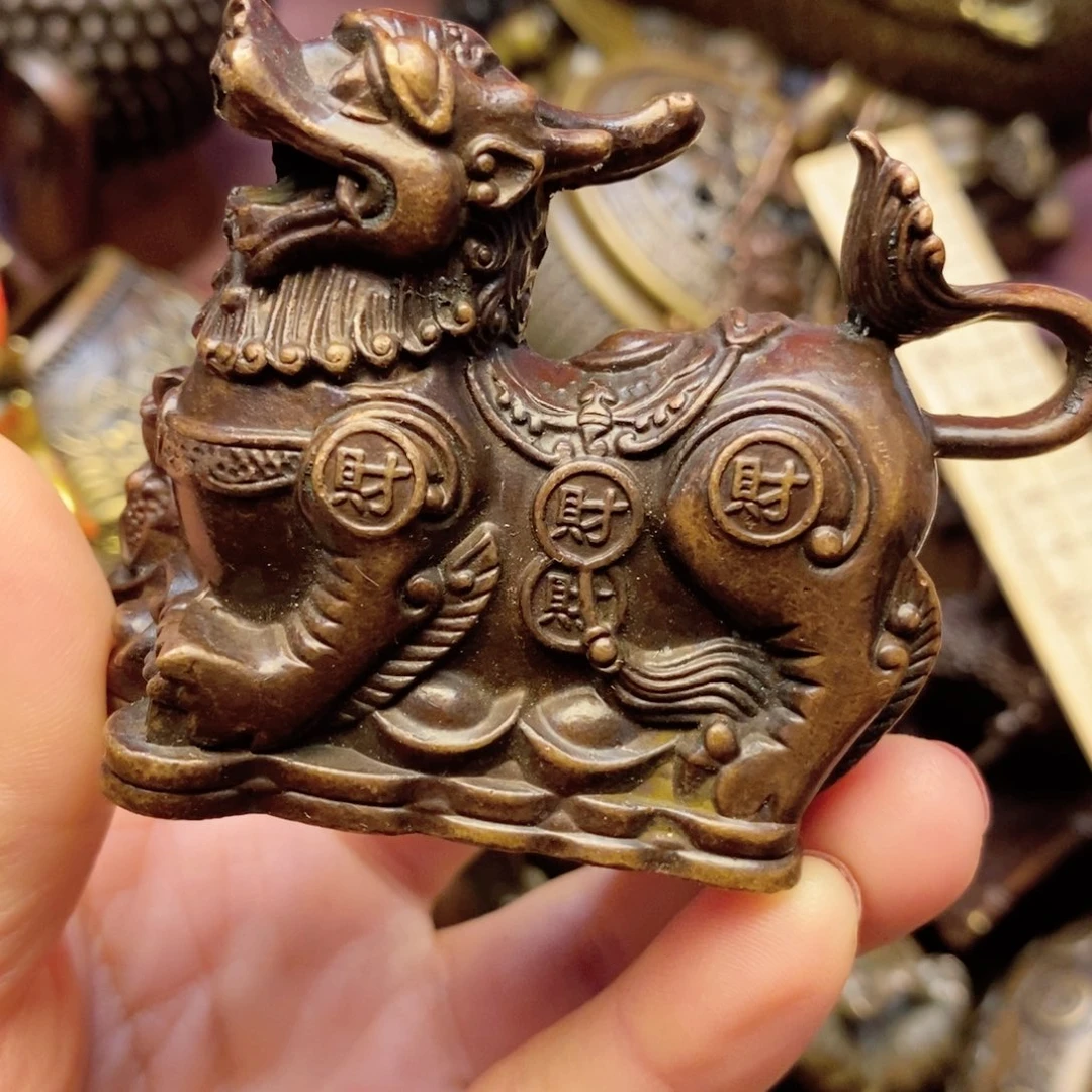 铜器摆件做工精良