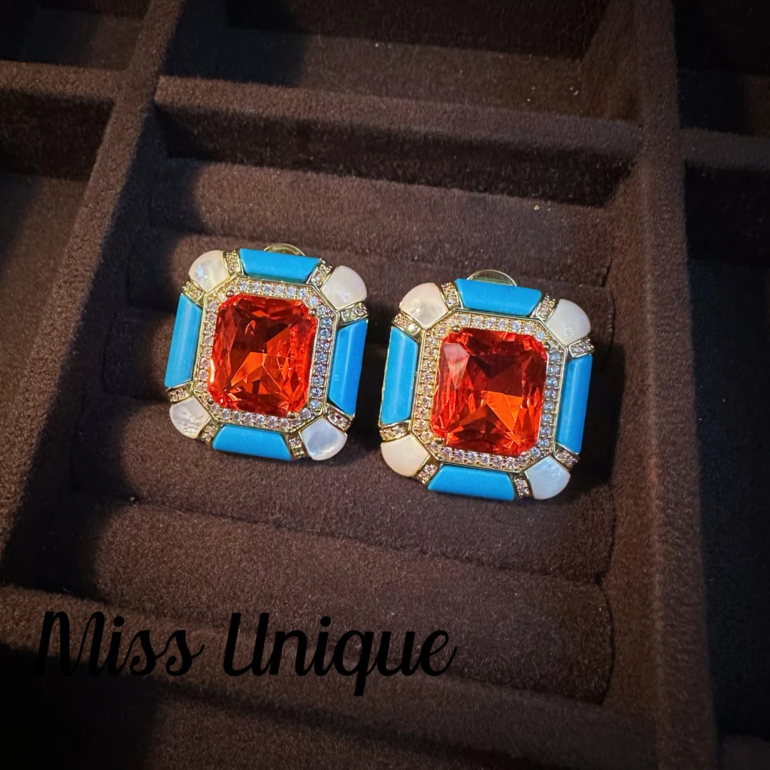 S6433蓝白珐芬达色大方糖耳环