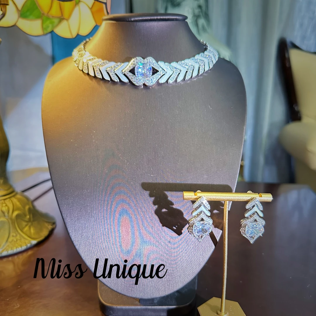 S6422哥特风白色嘴唇项链套装