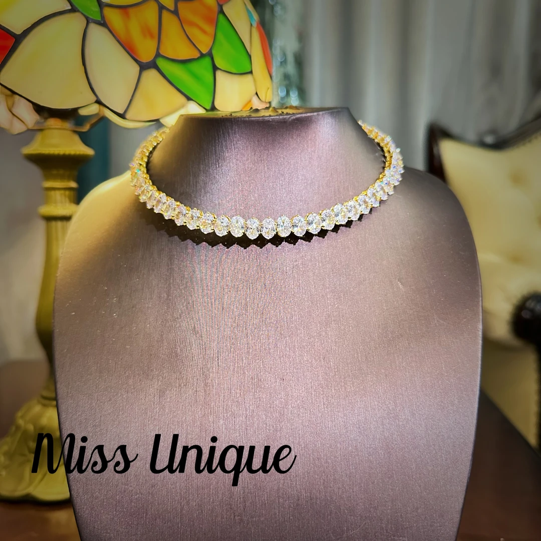 S6278白色椭圆开口项圈