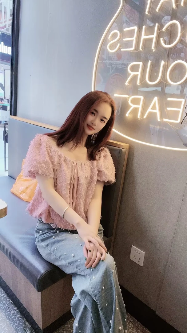 【颖儿jia】在这里下单法式一字肩泡泡袖上衣衬衫设计感