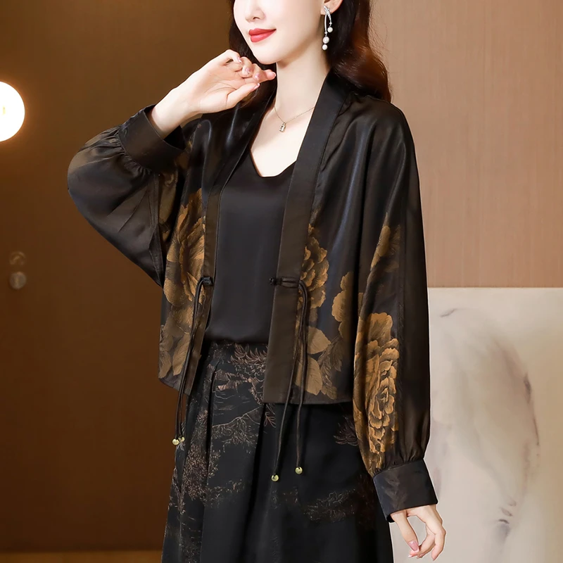 新中式国风披肩外套女2023秋冬新款蝙蝠袖短款外搭开衫妈妈装上衣