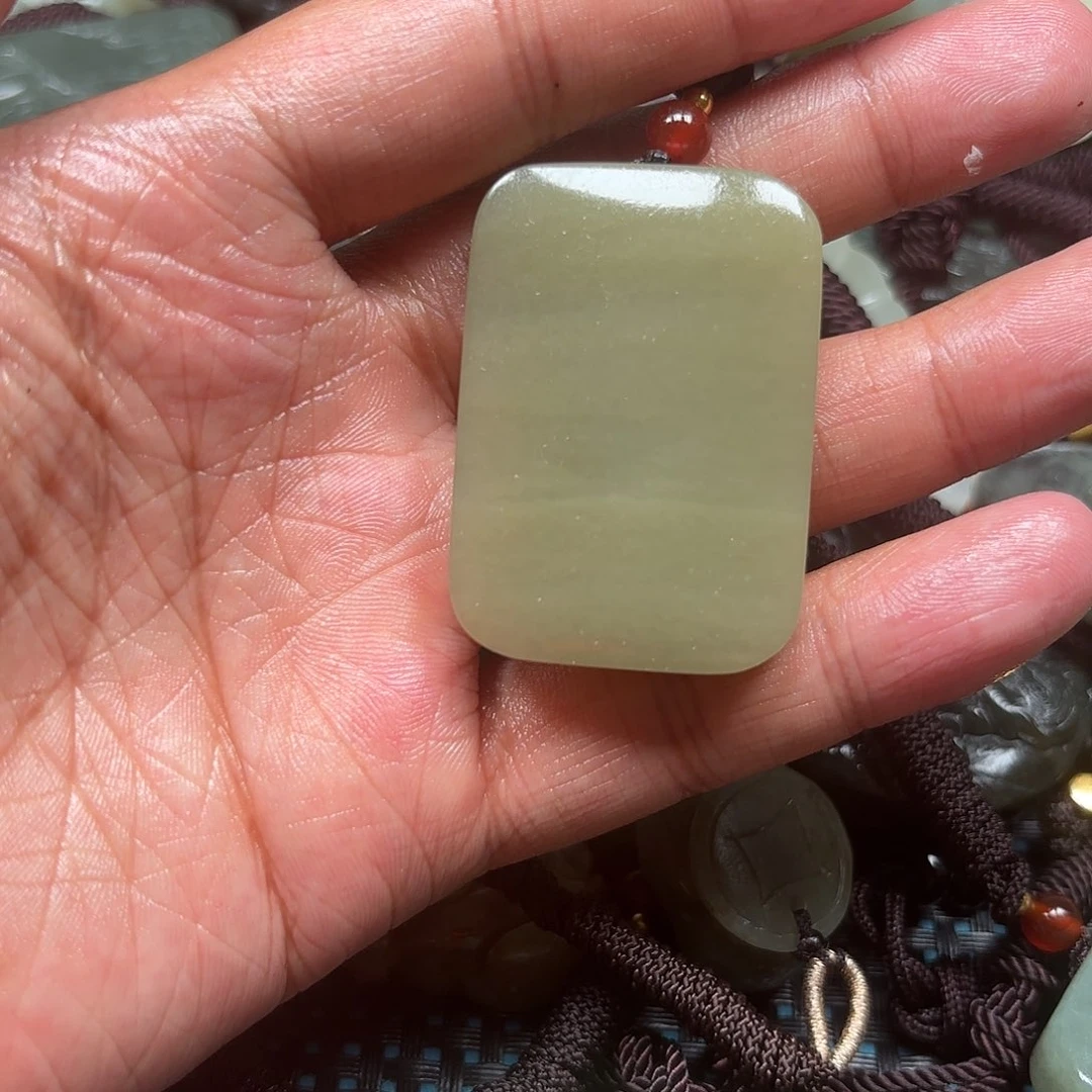 和田玉吊坠未镶嵌