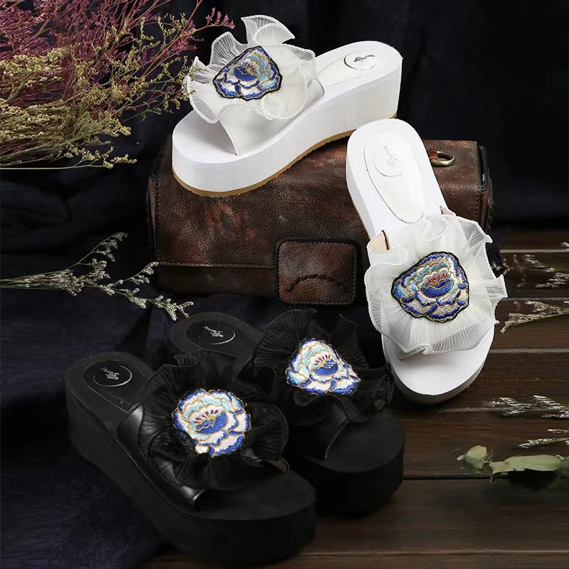 杨丽萍衣橱-逍遥游真皮百搭刺绣拖鞋