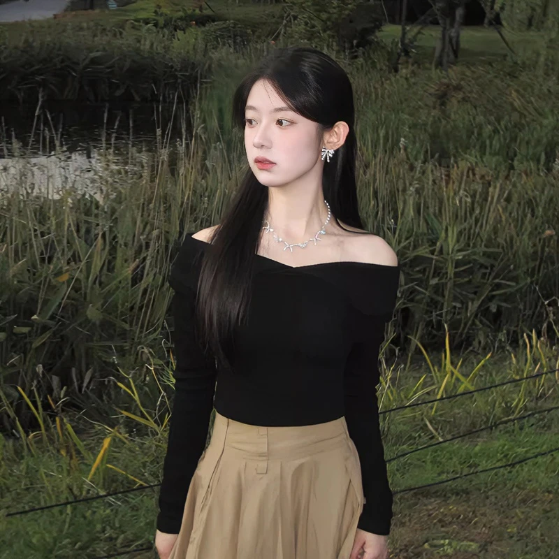 JRF756法式黑色一字肩针织衫女春季新款修身显瘦内搭长袖露肩上衣