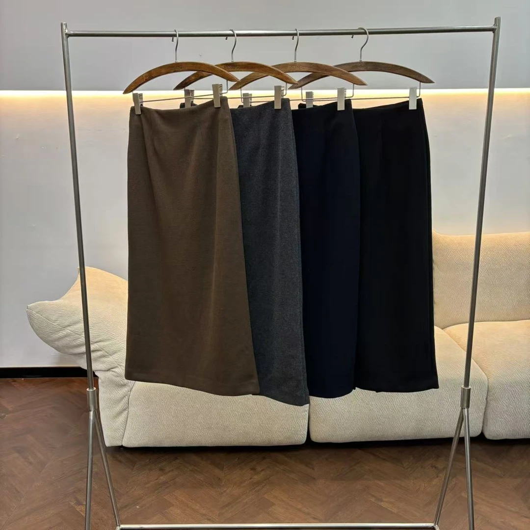 【特价】CBQ3881 日本客人订单 纯色四色后开叉半身裙