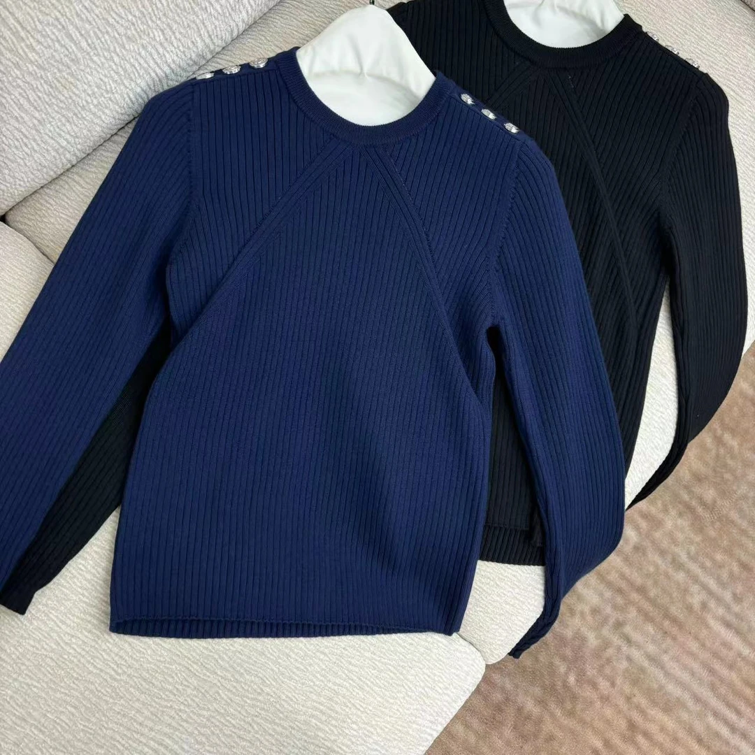 CSY3040 意大利客人订单 P双色坑条肩上三粒扣针织衫