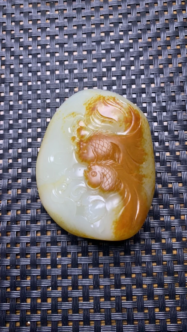 和田玉籽料金鱼，金玉满堂