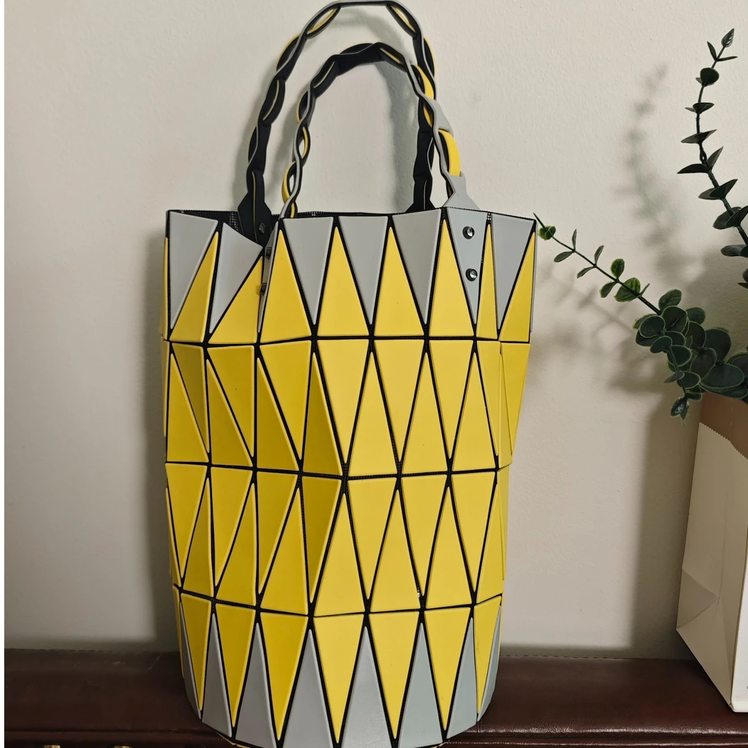 经典菱格手提水桶包时尚百搭休闲大号