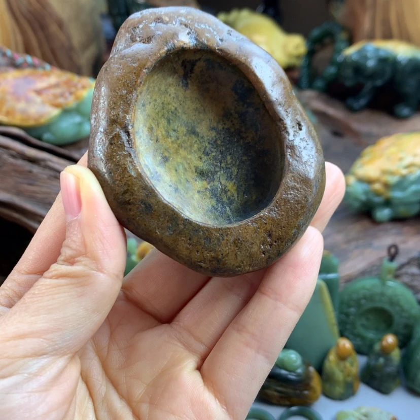 【闪购商品】岫岩河磨玉（透闪石质玉）手把未镶嵌虫*二