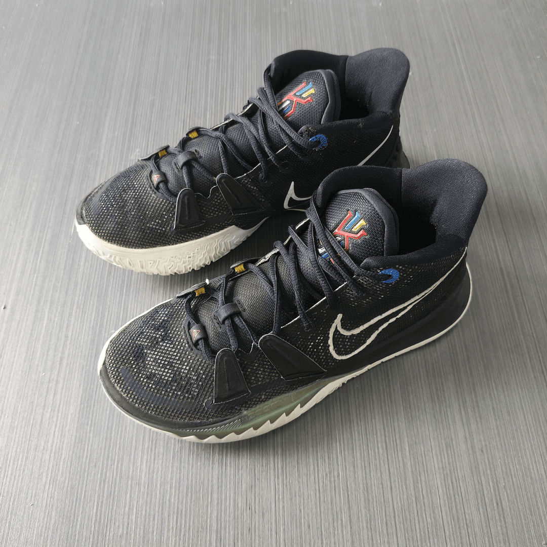 40.5码/Nike耐克Kyrie欧文7黑白灰/篮球鞋/95新无原盒/公价1599