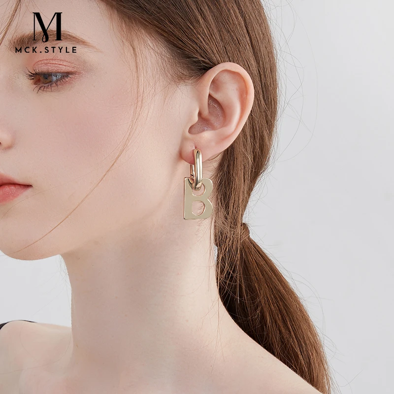 mck 合金耳饰 欧美字母耳环女2024新款耳钉网红爆款轻奢小众耳饰