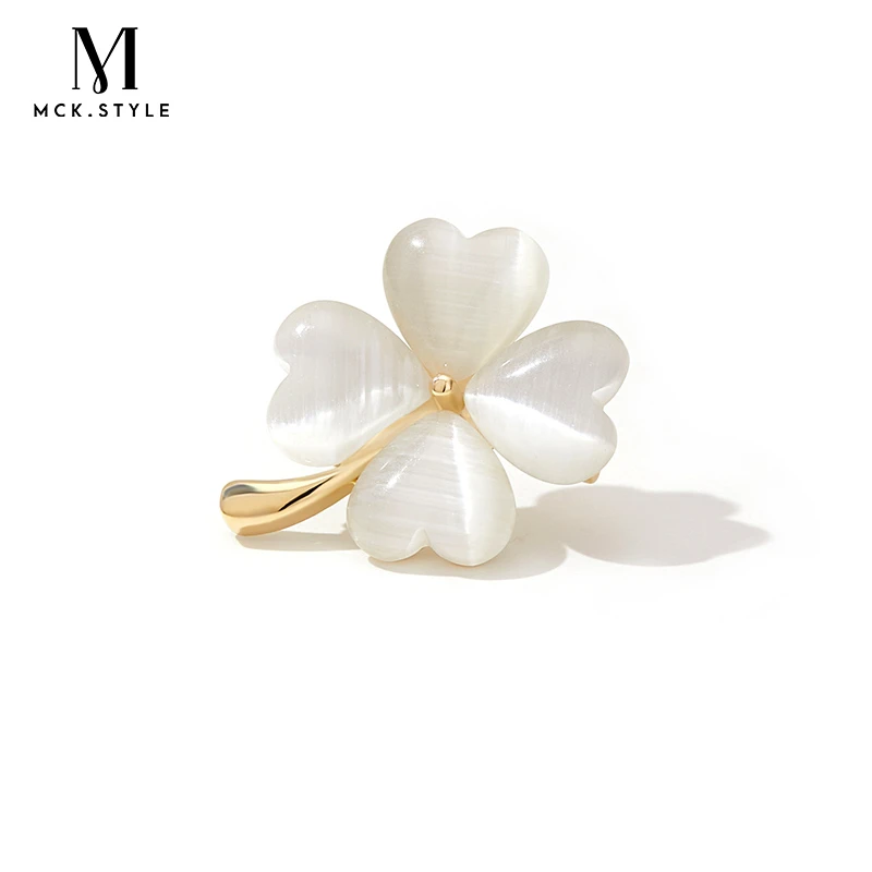 合金胸针 四叶草胸针高级感气质别针女款轻奢小众西装胸花配饰品