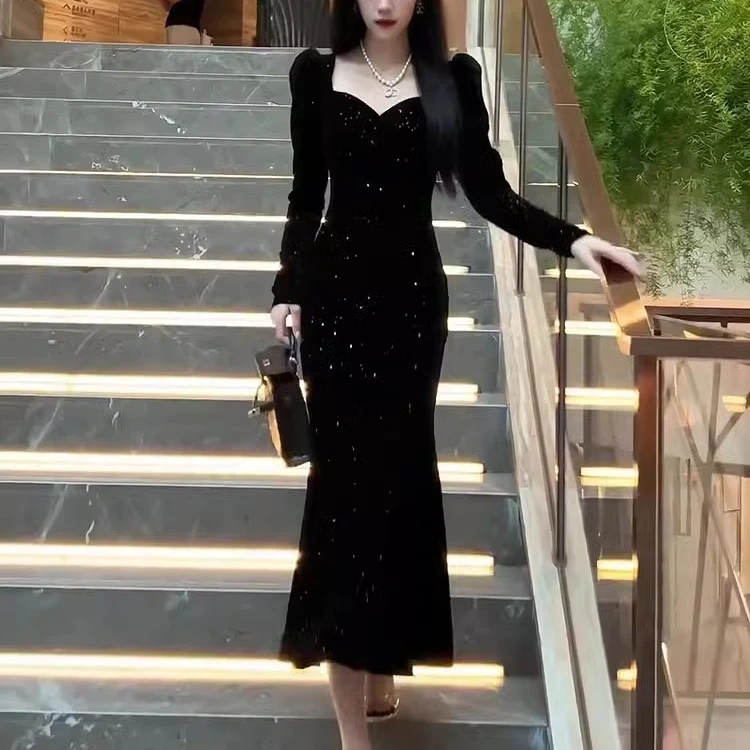 秋冬新款内搭打底闪钻长裙高级感超好看金丝绒黑色长袖连衣裙子女