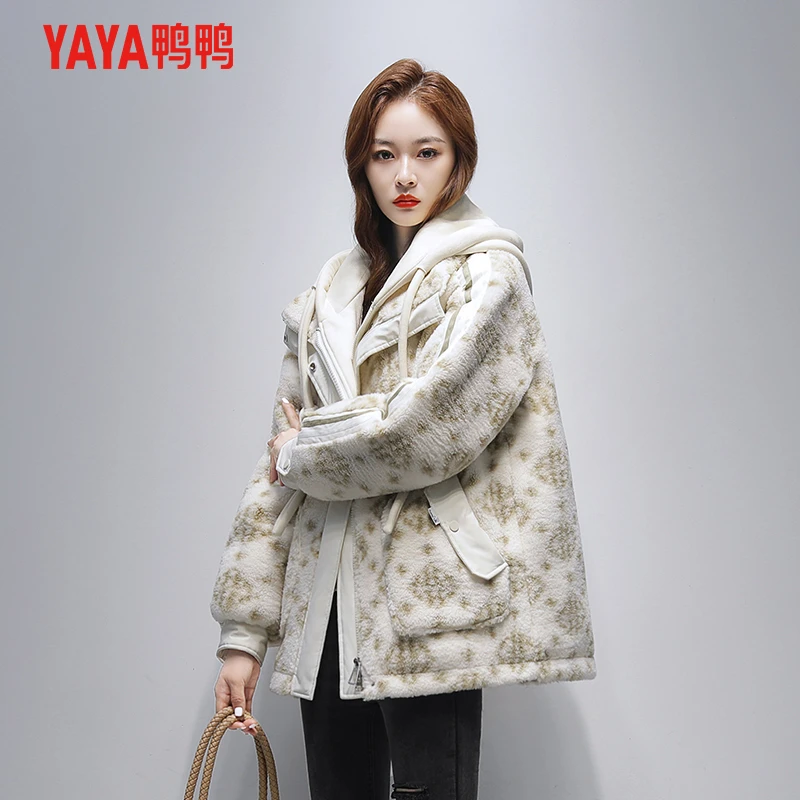 YAYA/鸭鸭羽绒服女假两件冬季新款潮流时尚印花休闲加厚外套女