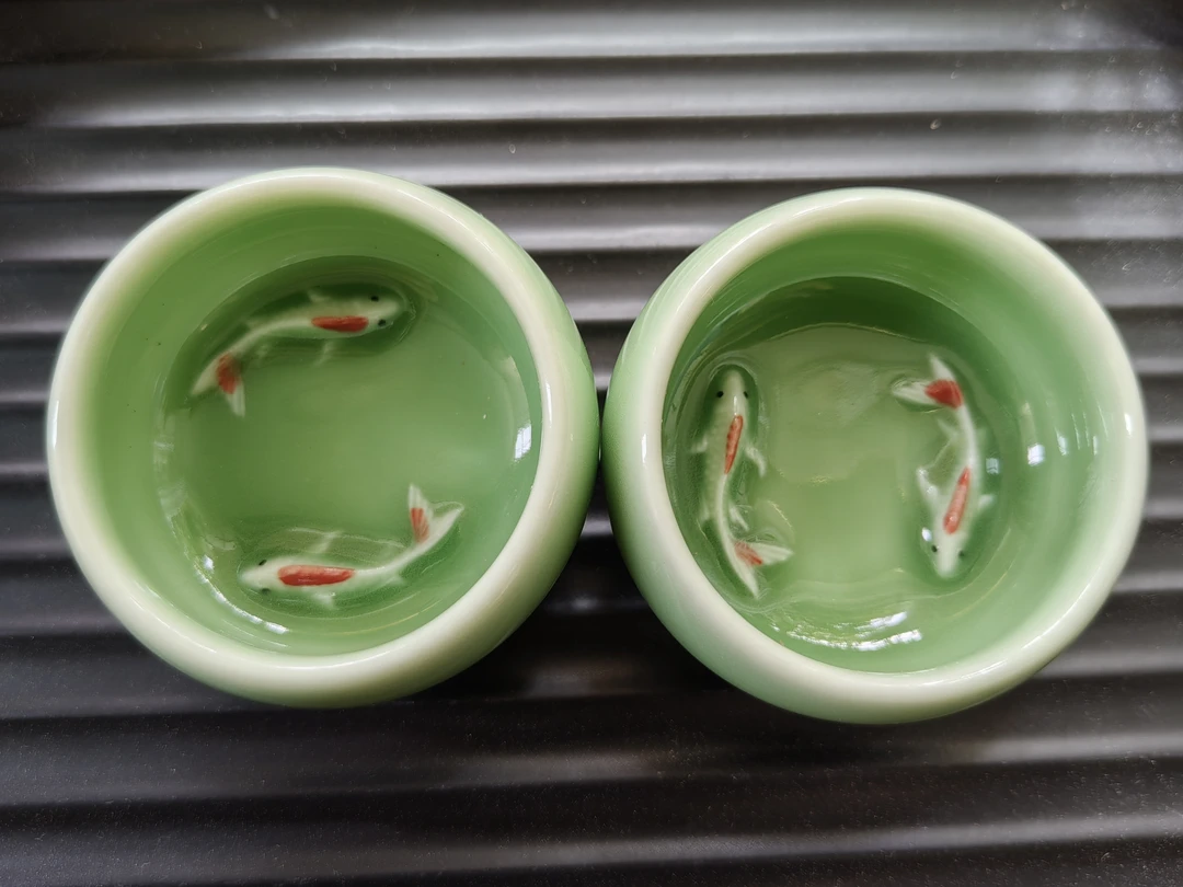 龙泉青瓷双鱼杯2只主人杯