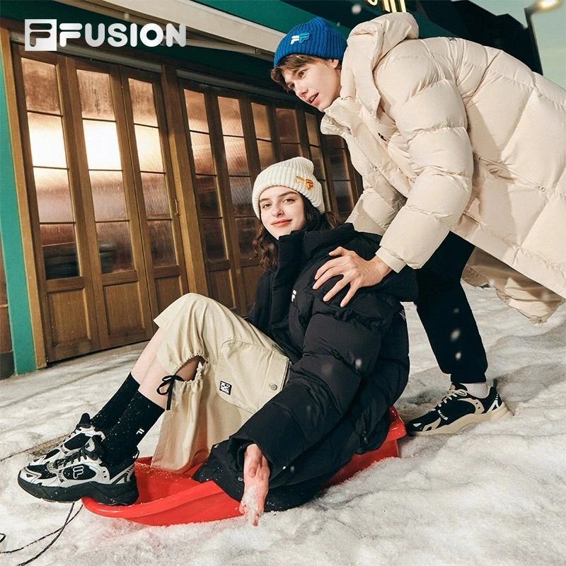 FILA FUSION斐乐潮牌女款款长款羽绒服休闲连帽外套T11U443907F