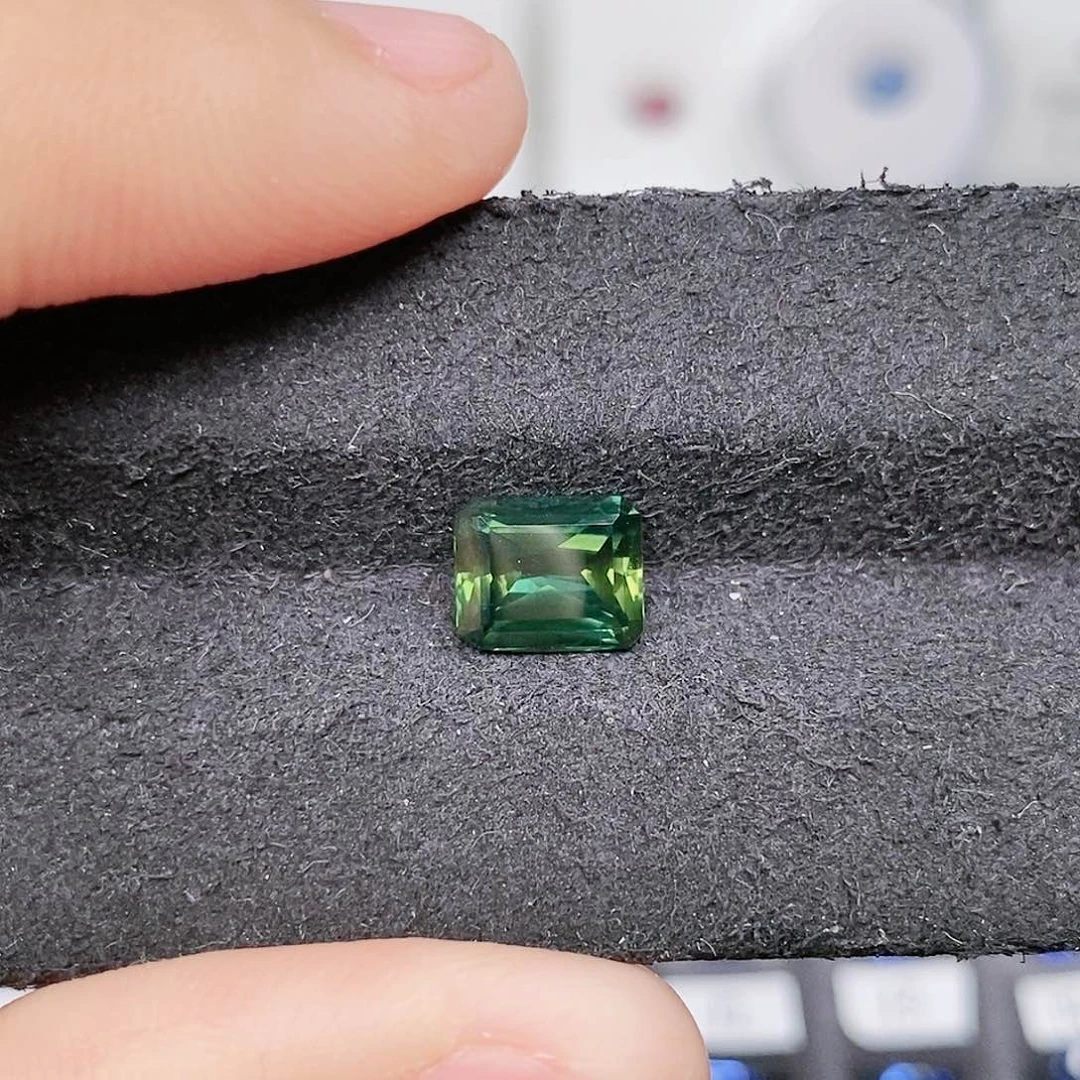 蓝宝石裸石未镶嵌2.25ct/104号