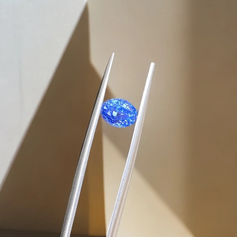 天然蓝宝石1.21克拉，矢车菊自然光实拍，4109