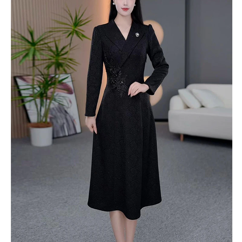 DBF-24B302MJ 新款2025年洋气显瘦气质大码v领连衣裙M-5XL