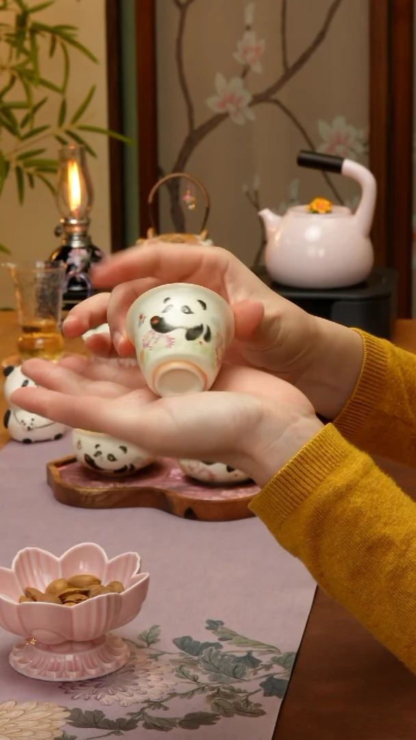 【闪购商品】【领丰茶具福力】米黄熊猫小杯