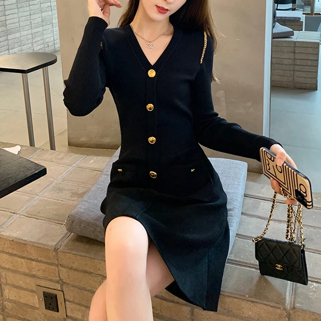 大码女装微胖mm妹妹时尚高级感秋季小香风V领遮肚显瘦针织连衣裙