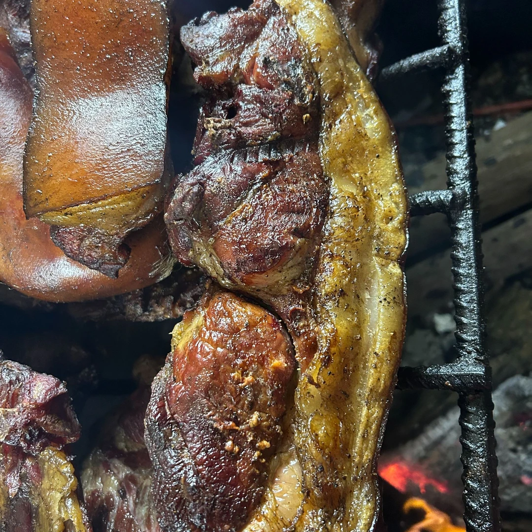 二刀尾座镇雄腊肉现秋现发正宗煮猪食喂粮食土猪腊肉柴火烟熏腊肉