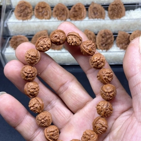 龙纹桃核双面恶僧